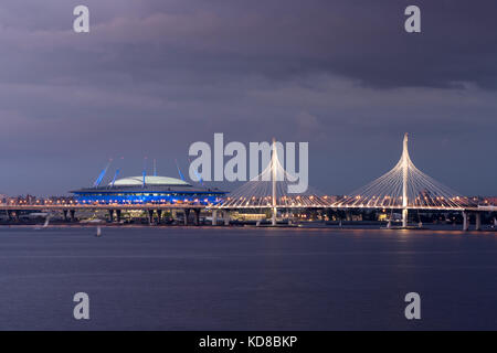 Krestovsky Sports Arena und Suspension Bridge Stockfoto