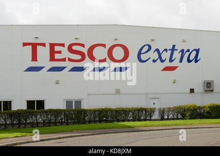 Die Tesco Extra Superstore in St. Rollox, Springburn, Glasgow, Schottland, Großbritannien Stockfoto