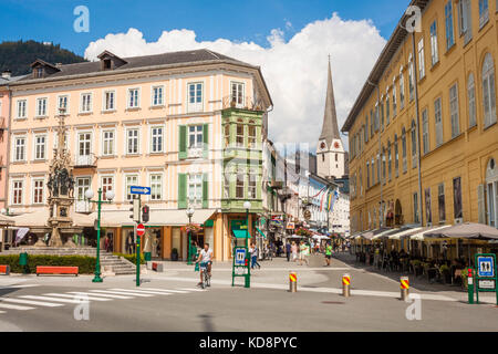 Bad Ischl, Österreich - 2 September, 2016: schroepferplatz und Kurpark, dem Zentrum der Kurort Bad Ischl, Platz für Sightseeing, Shopping und für Gäste, die entspannen Stockfoto