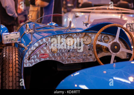 Innenraum der klassischen blauen Bugatti Rennwagen Stockfoto