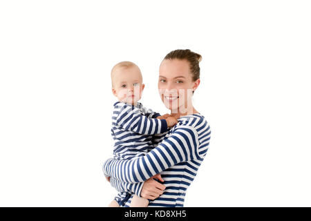 Mom ist ein Sohn im Westen auf weißem Hintergrund Stockfoto