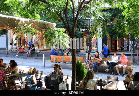 Agias Sofias ist eine beliebte Fußgängerzone im Stadtzentrum von Thessaloniki. Stockfoto