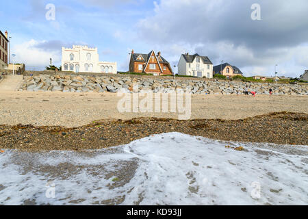 Frankreich, Calvados (50), Halbinsel Cotentin, Montebourg, station balnéaire de Blainville-sur-Mer, Le Front de Mer depuis la Plage // Frankreich, Manche, Cotentin, Agon Stockfoto