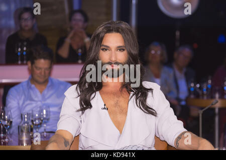 Deutsche TV-Talkshow „NDR Talk Show“ im NDR-Studio. Mit: Conchita Wo: Hamburg, Deutschland Wann: 10 Sep 2017 Credit: Schultz-Coulon/WENN.com Stockfoto