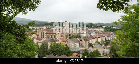 Bellac, Limousin, Frankreich - Juni 27, 2017: Ein Überblick über die historische Altstadt auf dem plateau MIllevaches. Stockfoto