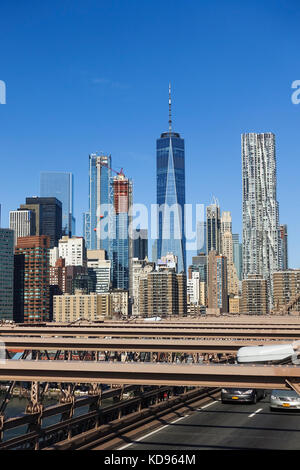 Skyline von Manhattan, Brooklyn Bridge, Freedom Tower in Center, New York, Manhattan, USA. USA. Stockfoto