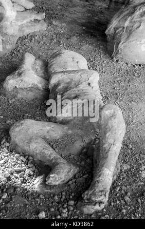 Opfer in Pompeji der Eruption des mt vesuviusAncient Pompeji, ein Opfer der Ausbruch des Vesuv in der 79 v. Chr. in der römischen Ära mit t Stockfoto