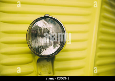 Nahaufnahme der alten Vintage Retro Classic cars Scheinwerfer Lampe Stockfoto