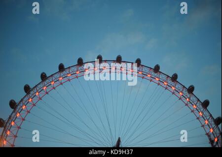 Die Londoner und und Blick vom London Eye Stockfoto