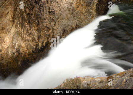 Langsame Verschlusszeit der Rand des oberen fällt auf der Grand Canyon yellowstone Yellowstone National Park Stockfoto