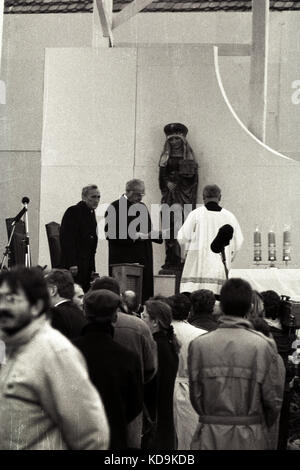 Krzyzowa, dolnoslaskie, Polska, Msza Pojednania, der polnische Premierminister Tadeusz Mazowiecki (Icek Dikman) und der deutsche Kanzler Helmut Kohl, Mass of Recon Stockfoto