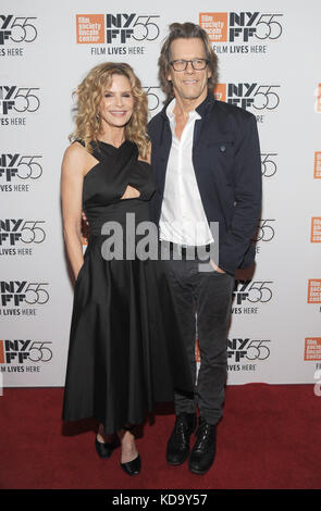 New York, NY, USA. Okt. 2017. Kyra Sedgwick und Kevin Bacon nehmen an der 55. Weltpremiere von 'Joan Didion: The Center Will Not Hold' in Alice Tully Hall am 11. Oktober 2017 in New York City Teil. Kredit: John Palmer/Media Punch/Alamy Live News Stockfoto