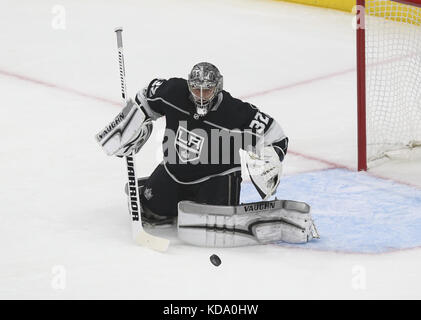 Los Angeles, Kalifornien, USA. 11 Okt, 2017. Calgary Flames beat Los Angeles Kings 4-3 in Überstunden während einer 2017-2018 NHL Hockey Spiel in Los Angeles, am Okt. 11, 2017. Credit: Ringo Chiu/ZUMA Draht/Alamy leben Nachrichten Stockfoto
