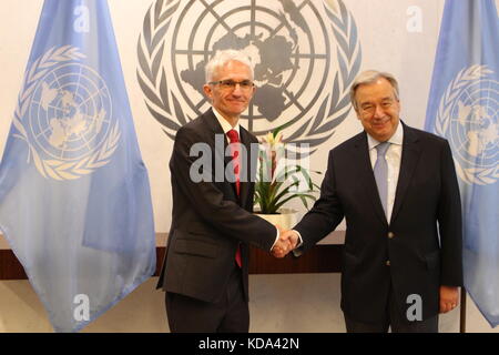 Uno, New York, USA. 12 Okt, 2017. un-sec-gen Antonio Guterres in drei hochrangigen UN-Beamten: Terrorismusbekämpfung, humanitäre Angelegenheiten, Abrüstung. Foto: Matthew Russell Lee/Innere Stadt drücken Sie schwor Stockfoto