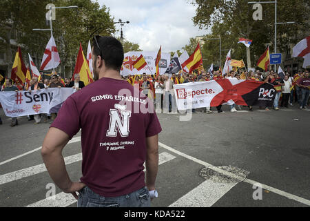 Barcelona, Barcelona, Spanien. 12 Okt, 2017. Europa, Spanien, Barcelona, 12. Oktober 2017:. Tausende von Menschen wurden nach Barcelona für eine Demonstration zugunsten der nationalen Einheit flohen, gegen die Katalonien Wahl der Unabhängigkeit. Credit: danilo Balducci/zuma Draht/alamy leben Nachrichten Stockfoto
