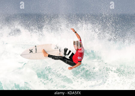 Hossegor, Frankreich. 12 Okt, 2017. SPORT, SURF, WSL QUIKSILVER PRO FRANCE - John John Florence von Hawaii USA konkurriert bei der 1. Runde des 2017 World surfen Liga Quicksilver Pro France am 12. Oktober 2017 in Hossegor, Frankreich. Quelle: Manuel Blondeau/ZUMA Draht/Alamy leben Nachrichten Stockfoto