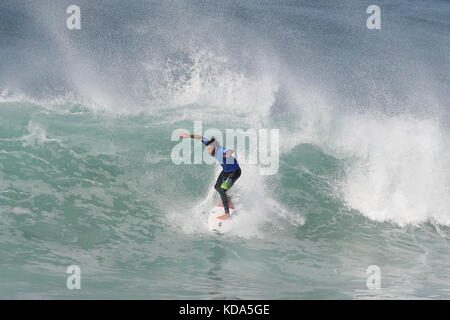 Hossegor, Frankreich. 12 Okt, 2017. SPORT, SURF, WSL QUIKSILVER PRO FRANCE - Jeremy Flores von Frankreich konkurriert bei der 1. Runde des 2017 World surfen Liga Quicksilver Pro France am 12. Oktober 2017 in Hossegor, Frankreich. Quelle: Manuel Blondeau/ZUMA Draht/Alamy leben Nachrichten Stockfoto