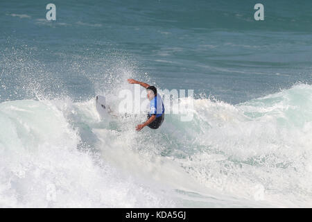 Hossegor, Frankreich. 12 Okt, 2017. SPORT, SURF, WSL QUIKSILVER PRO FRANCE - Jeremy Flores von Frankreich konkurriert bei der 1. Runde des 2017 World surfen Liga Quicksilver Pro France am 12. Oktober 2017 in Hossegor, Frankreich. Quelle: Manuel Blondeau/ZUMA Draht/Alamy leben Nachrichten Stockfoto