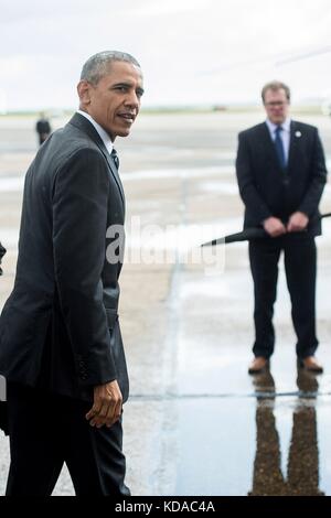 US-Präsident Barack Obama bereitet sich auf die Abfahrt vom Flughafen Stansted am 24. April 2016 in London vor. Stockfoto