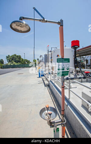Notfallversorgung in der Leo J. Vander Lans Advanced Water Treatment Facility. Der Wasserversorung Bezirk von Südkalifornien. Long Beach, Kalifornien Stockfoto