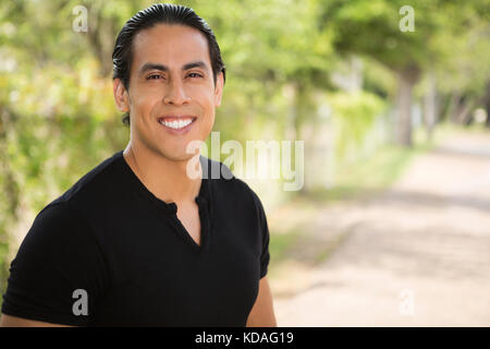 Stattliche Hispanic Mann Stockfoto