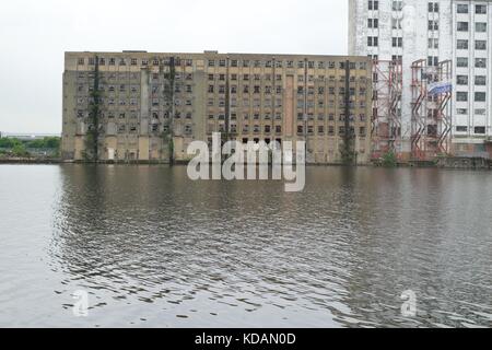 Verfallenes Spillers Millennium Blume Mühlen Gebäude Stockfoto