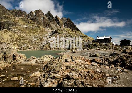 Ein Restaurant auf der Lac Blanc. das Foto auf dem Trek von Mont Blanc übernommen wurde. Stockfoto