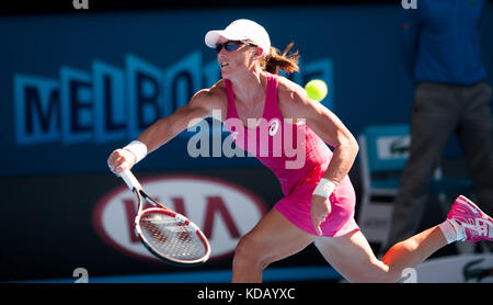 Australian Samantha Strosur in Tag 1 Australian Open spielen. Stosur schlug Klara Zakopalova (CZE) 6-3, 6-4 in der ersten Runde der Australian Open 2014 Stockfoto