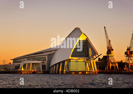 Western Australian Maritime Museum am Swan River in Fremantle bei Sonnenuntergang Stockfoto