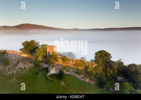 Dale Höhle; Misty Morning; Ansicht von Mam Tor;  Derbyshire; UK Stockfoto