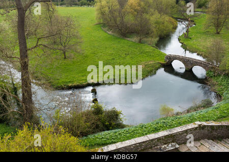 Der Fluss Wye in Derbyshire, in der Nähe von Haddon Hall und bakewelll Stockfoto