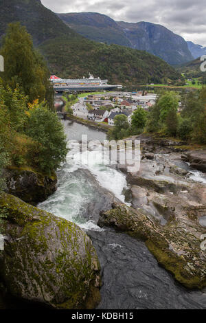 Die Fred Olsen Cruise Liner, MS Balmoral in Hellesylt, Sunnylvsfjord in Norwegen Stockfoto