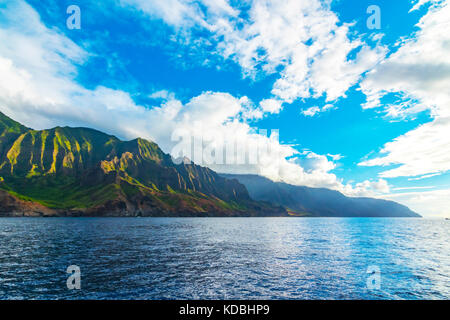 Blick auf den majestätischen Na Pali Küste auf Kauai, Hawaii. Stockfoto