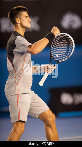 Novak Djokovic (SRB) ging gegen unseeded Lucas lacko (Svk) in einem Spiel der 2014 Australian Open in Melbourne Djokovic besiegt Lacko 6-3 Stockfoto