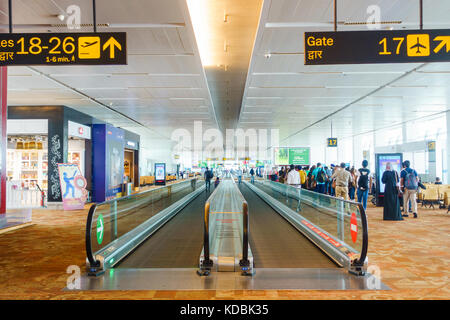 NEU DELHI, INDIEN - CA. APRIL 2017: Ein Reiseveranstalter am Indira Gandhi International Airport. Stockfoto