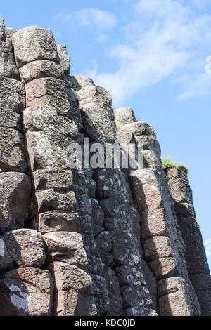 Blick auf Stein Stapel von Giants Causeway Nordirlands Stockfoto