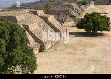 Monte Alban ist ein großen präkolumbianischen Zapotec archäologische Stätte in xoxocotlan Bereich von Oaxaca Mexiko Stockfoto