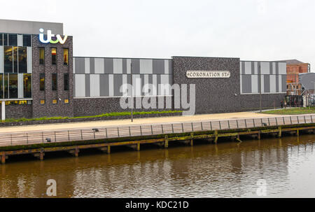 ITV Studios Home der Krönung St. an Media City Großbritannien am Ufer des Manchester Ship Canal in Salford und Trafford, Greater Manchester, England, Großbritannien Stockfoto