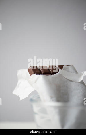 Série de photographies culinaires avant et après. Comparer la matière et les ingrédients avant leur cuissons finaux. Tableau créatif de recettes. Stockfoto