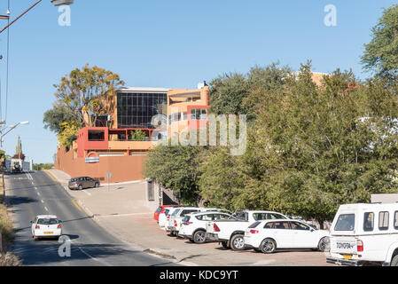 Windhoek, Namibia - 15. Juni 2017: Eine Straße Szene mit Gebäuden und Fahrzeugen in Windhoek, die Hauptstadt Namibias Stockfoto