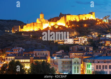 Alte Festung Narikala in der Nacht, Tiflis, Georgien Stockfoto