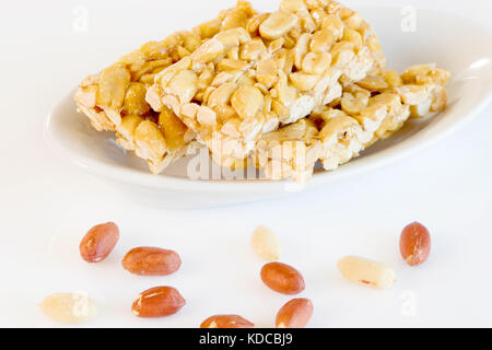Erdnüsse Süßigkeiten (mawlid halawa) - ägyptische Kultur Dessert in der Regel während der Prophet Muhammad Geburt Feier gegessen Stockfoto