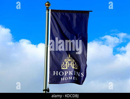 Hopkins Wohnungen, Wohnbaugesellschaften, Zeichen, Logos, Banner, Heacham, Norfolk, Großbritannien Stockfoto