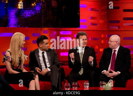 (Von links nach rechts) Nicole Kidman, Colin Farrell, Bryan Cranston und Matt Lucas während der Dreharbeiten zur Graham Norton Show in den London Studios, die am Freitagabend auf BBC One ausgestrahlt werden. Stockfoto