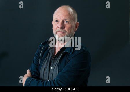 Britische Autor Alex Renton besucht einen Fotoauftrag während des Edinburgh International Book Festival im August 2017 in Edinburgh, Schottland. Stockfoto