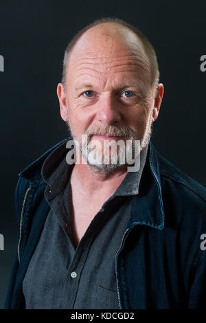 Britische Autor Alex Renton besucht einen Fotoauftrag während des Edinburgh International Book Festival im August 2017 in Edinburgh, Schottland. Stockfoto