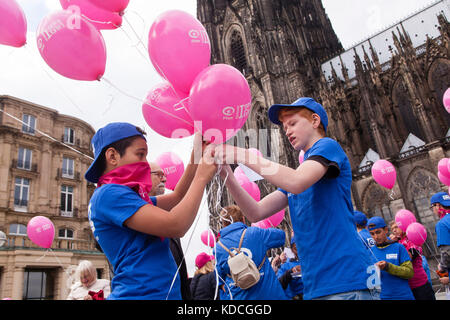 Europa, Deutschland, Köln, am Internationalen Tag der Mädchen (11. Oktober) die unabhängige Entwicklung und humanitäre Organisation Plan Inter Stockfoto