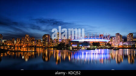 False Creek, Vancouver Stadtbild in Dusk Stockfoto