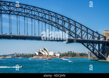 Australien, New South Wales, Port Jackson, Sydney Harbour Bridge und das Opernhaus von Sydney Stockfoto