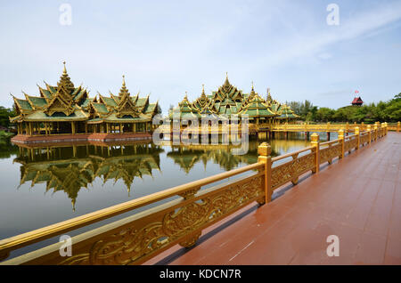 Pavillon der in antike Stadt in Bangkok, Thailand, aufgeklärten Stockfoto